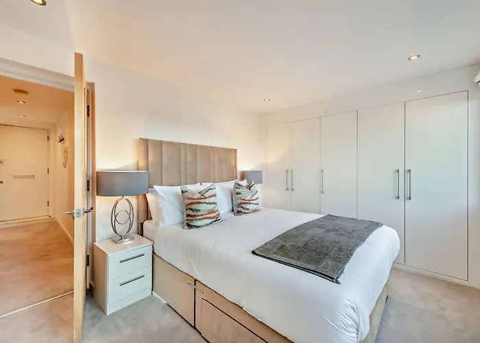 Pond Place Apartments
